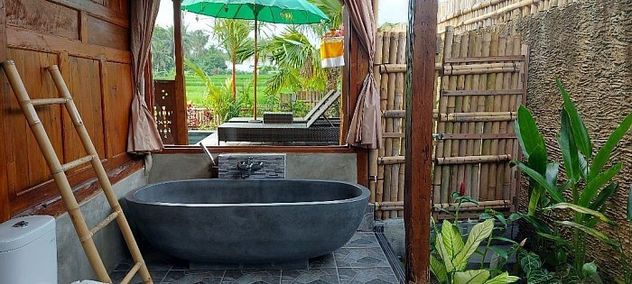 outdoor bathroom